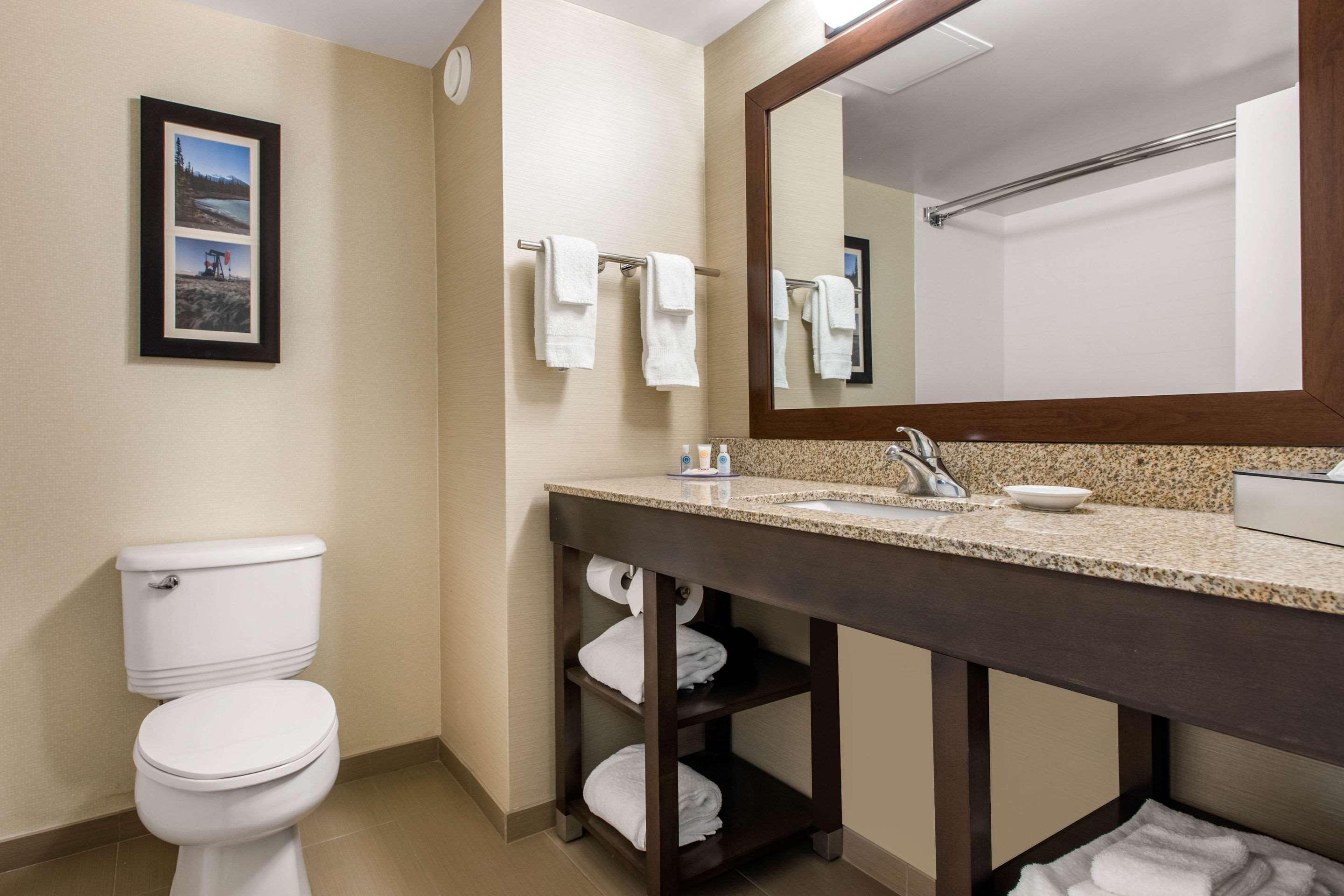 Comfort Inn & Suites Red Deer Ngoại thất bức ảnh