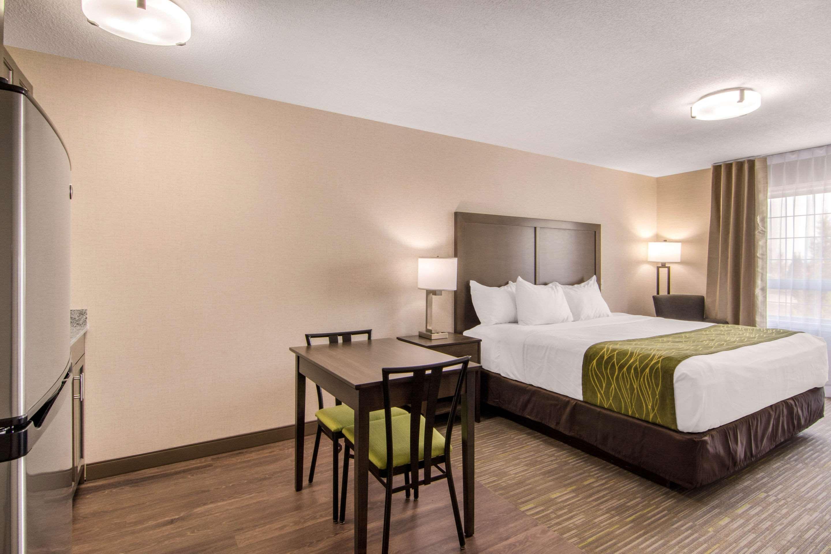 Comfort Inn & Suites Red Deer Ngoại thất bức ảnh