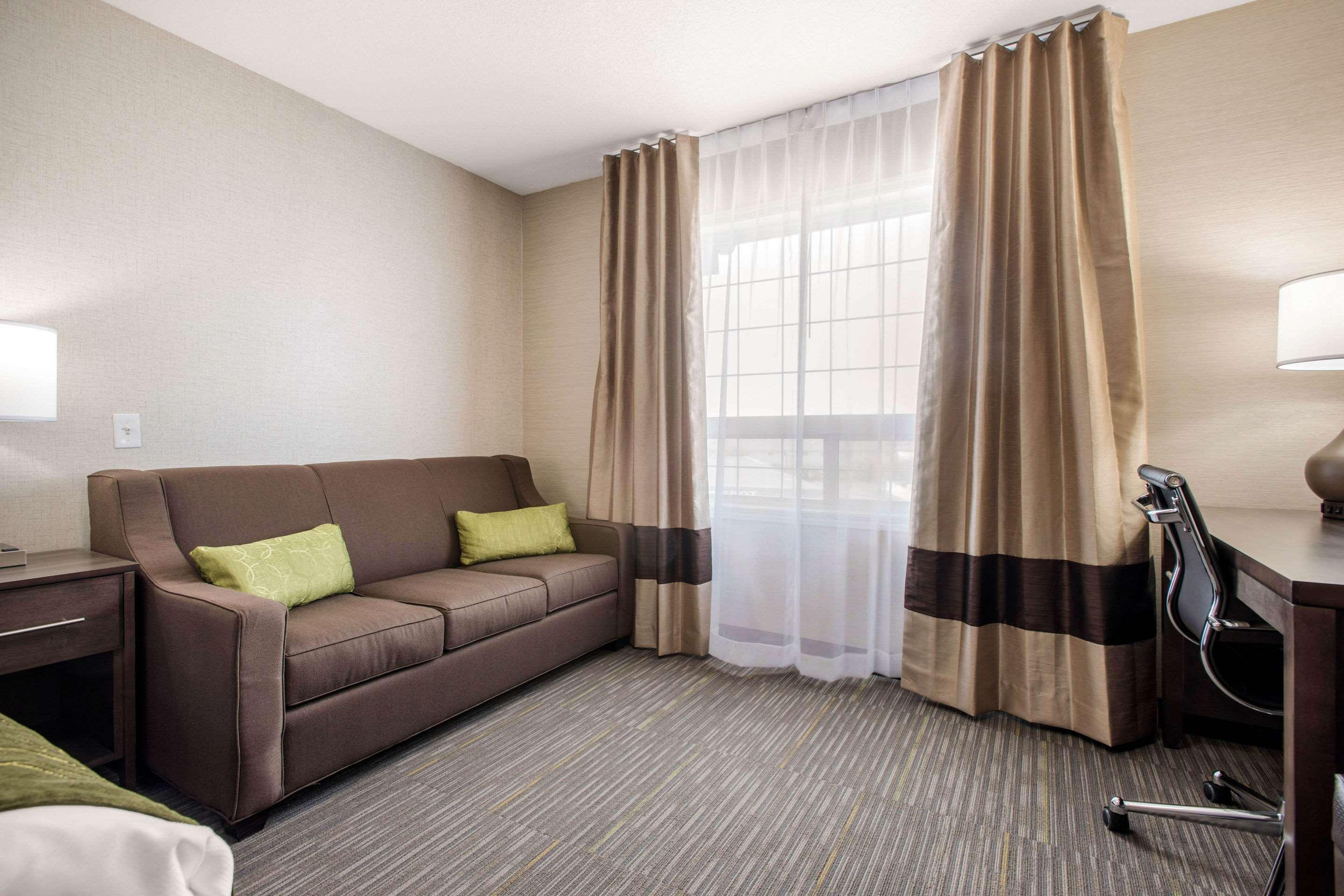 Comfort Inn & Suites Red Deer Ngoại thất bức ảnh