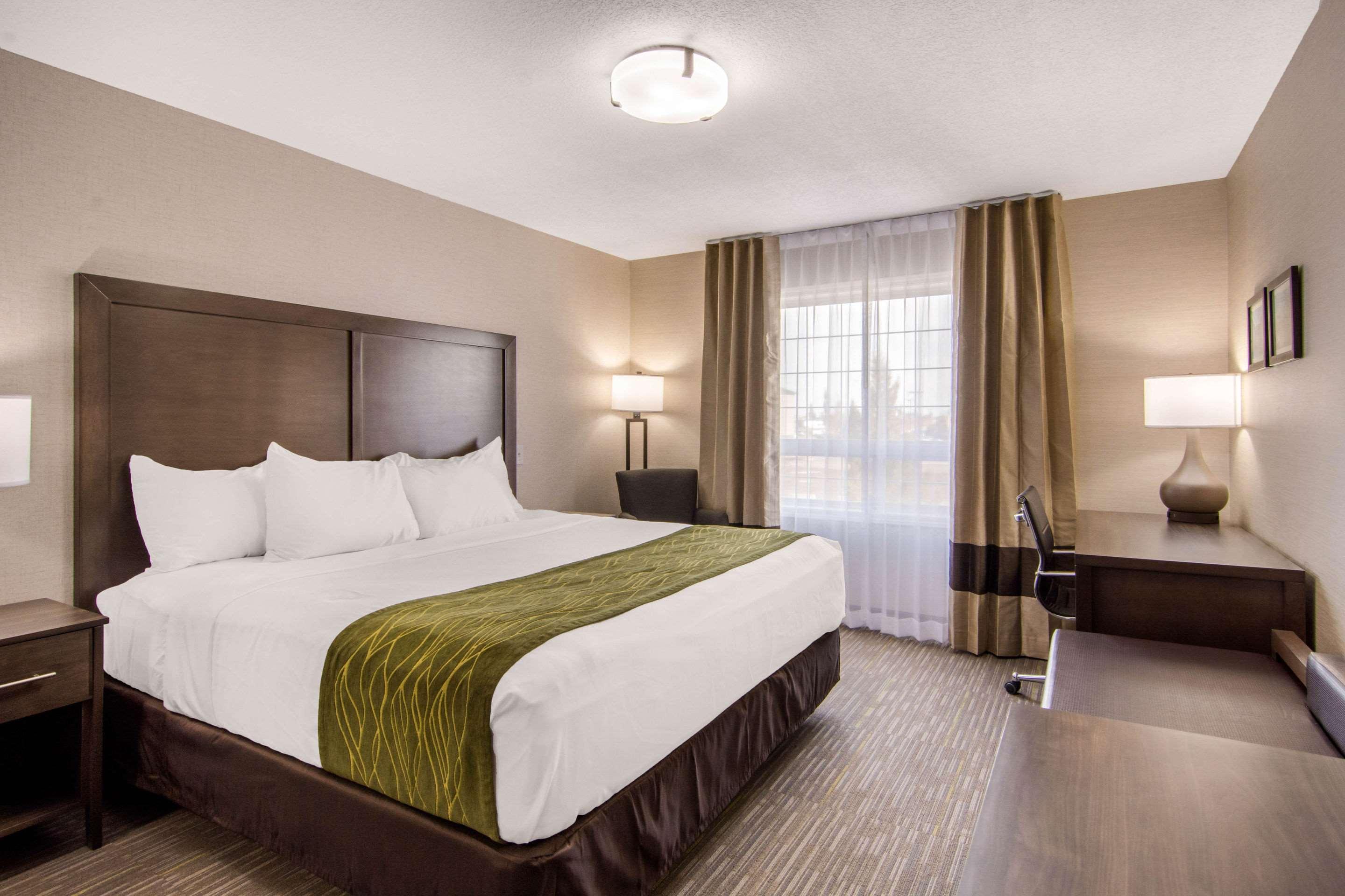 Comfort Inn & Suites Red Deer Ngoại thất bức ảnh
