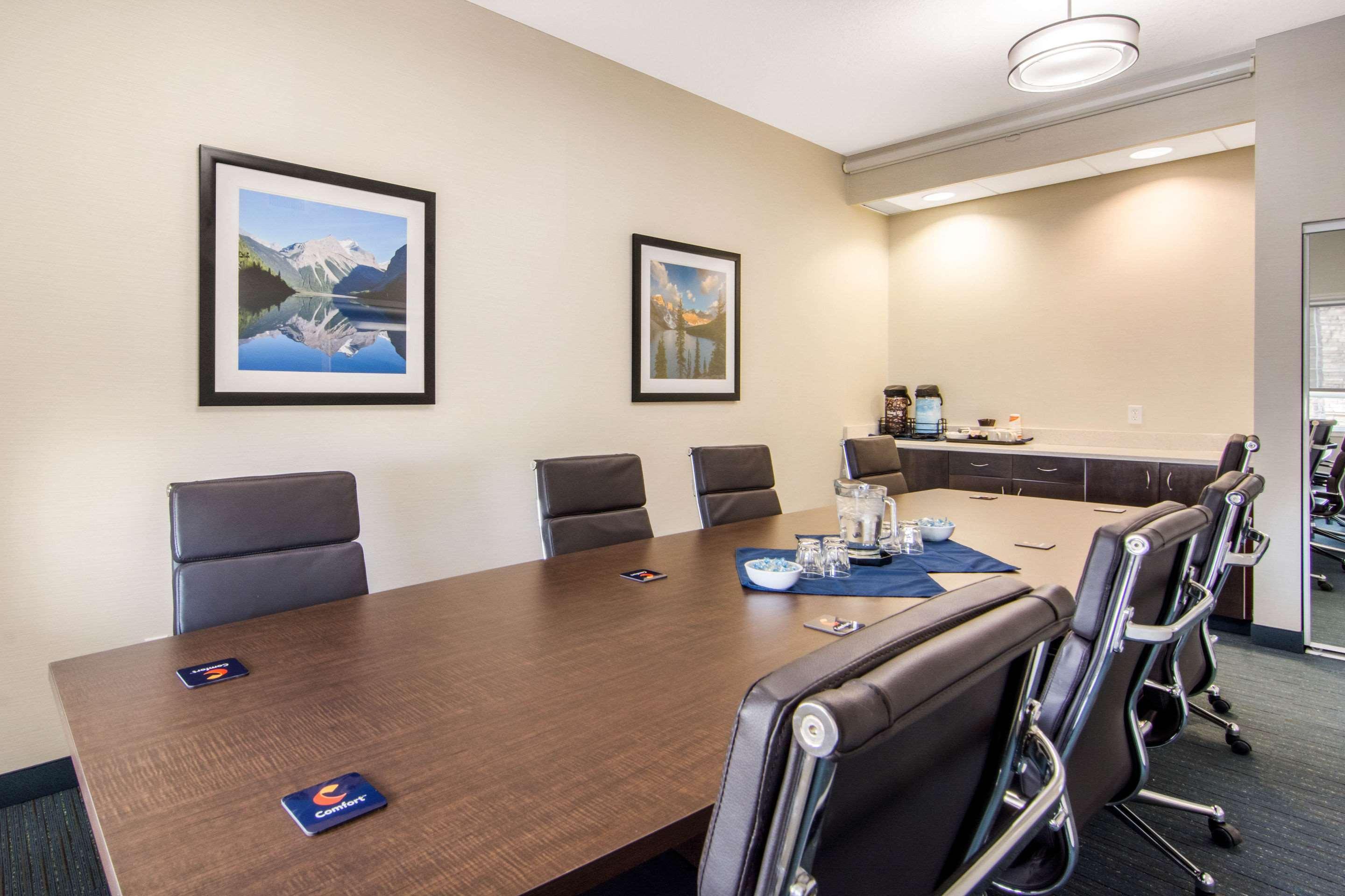 Comfort Inn & Suites Red Deer Ngoại thất bức ảnh