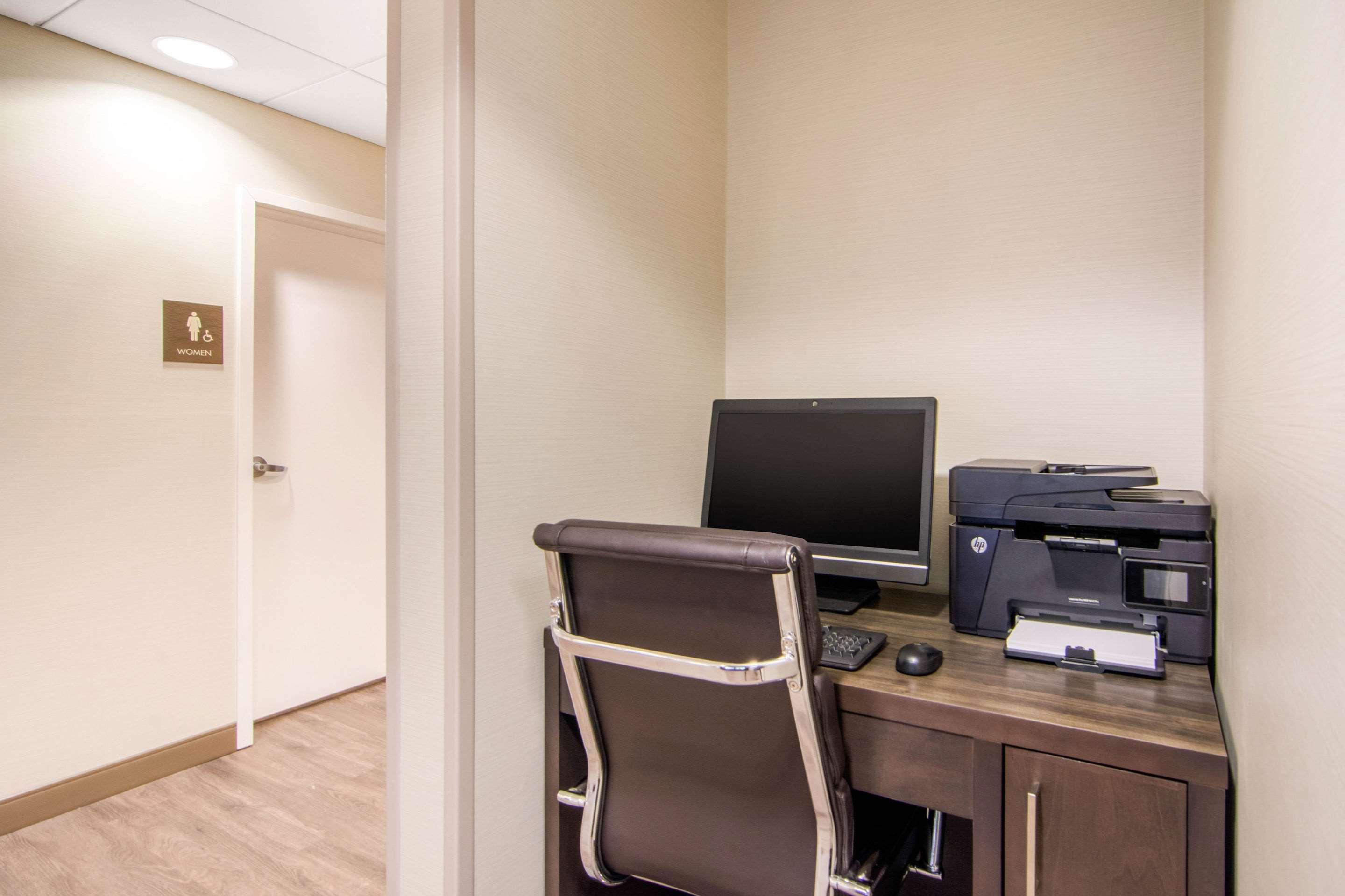 Comfort Inn & Suites Red Deer Ngoại thất bức ảnh