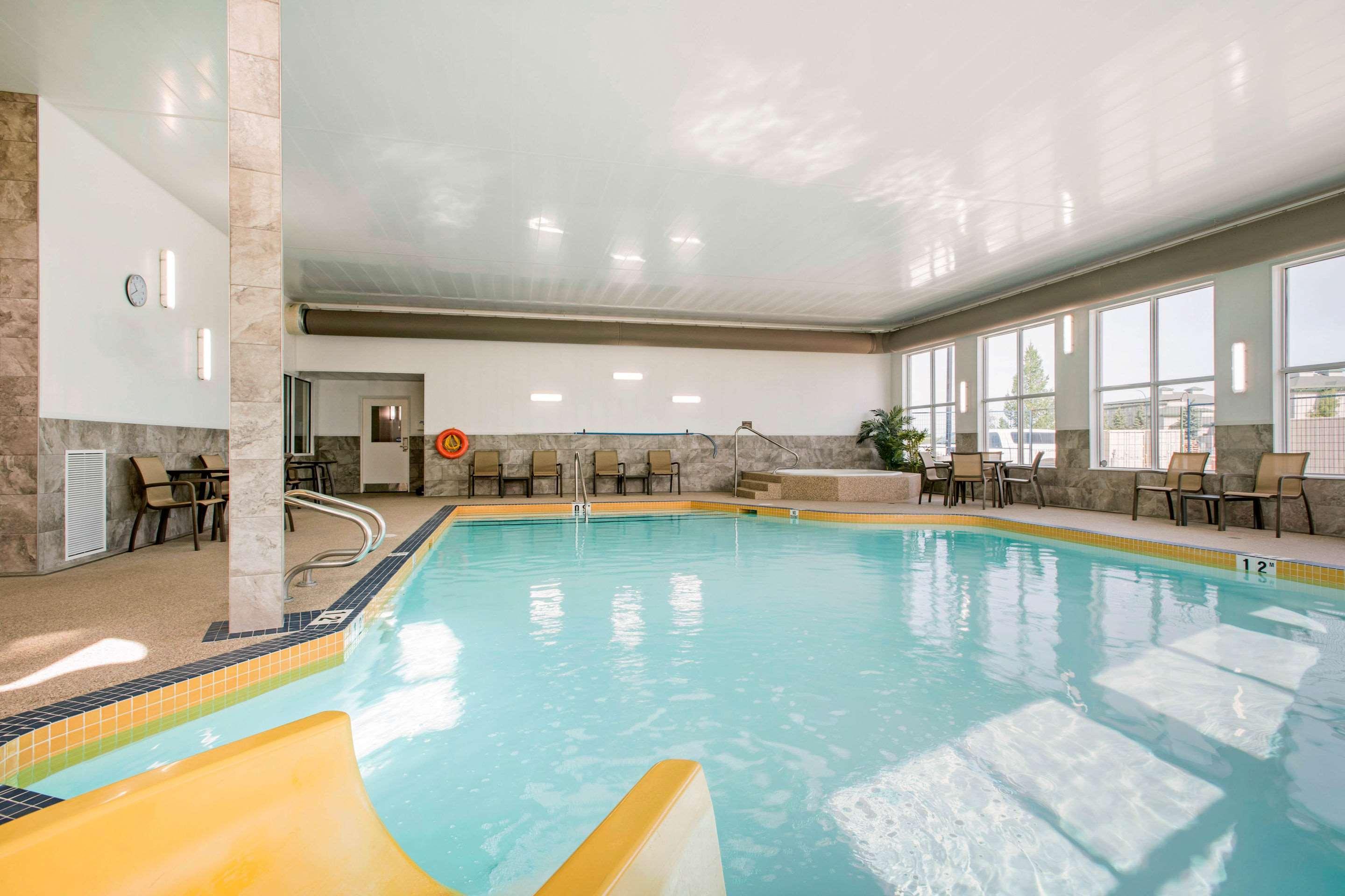 Comfort Inn & Suites Red Deer Ngoại thất bức ảnh